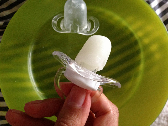 There are special breastmilk popsicle molds in the market. (Photo Credits) https://www.flickr.com/photos/114040175@N06/11873656665/in/photolist-j6eAsn