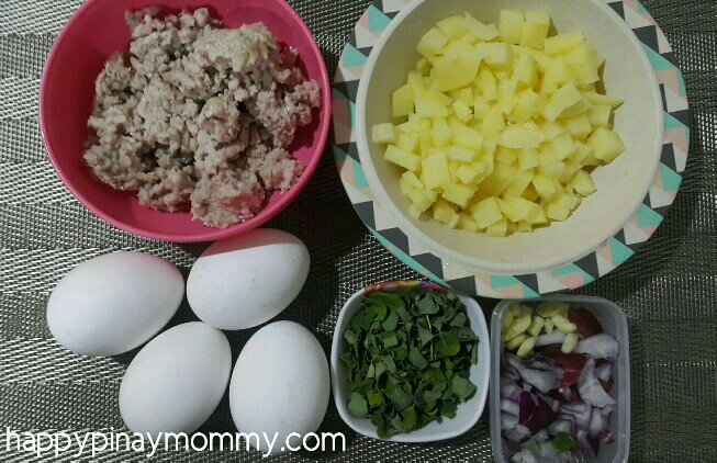 Tortang giniling is yet another dish that will meke it to our P100 Budget ulam recipes because of the affordable ingredients that it features.