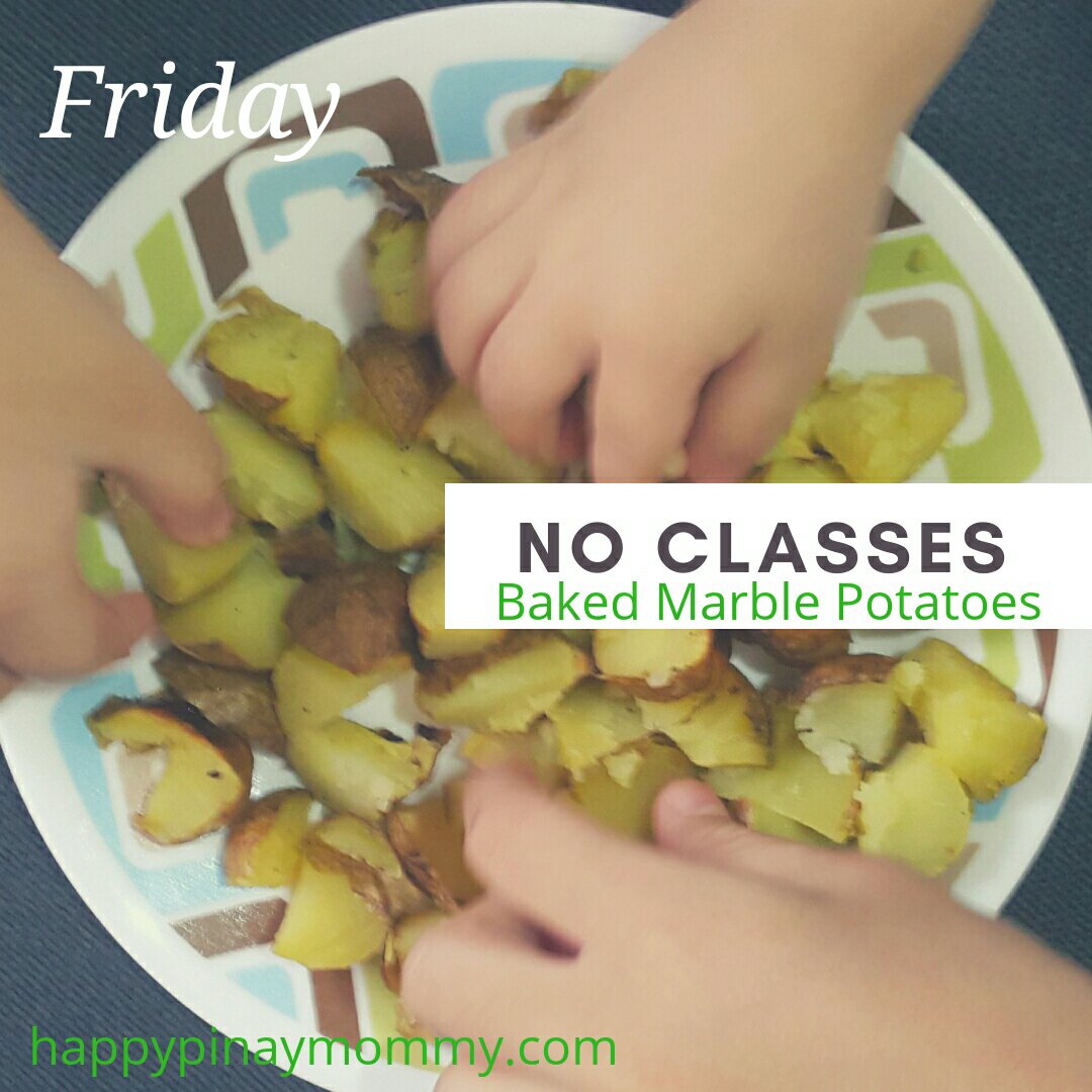 Simple baked marble potatoes for the three kulits' snack that rainy afternoon. 