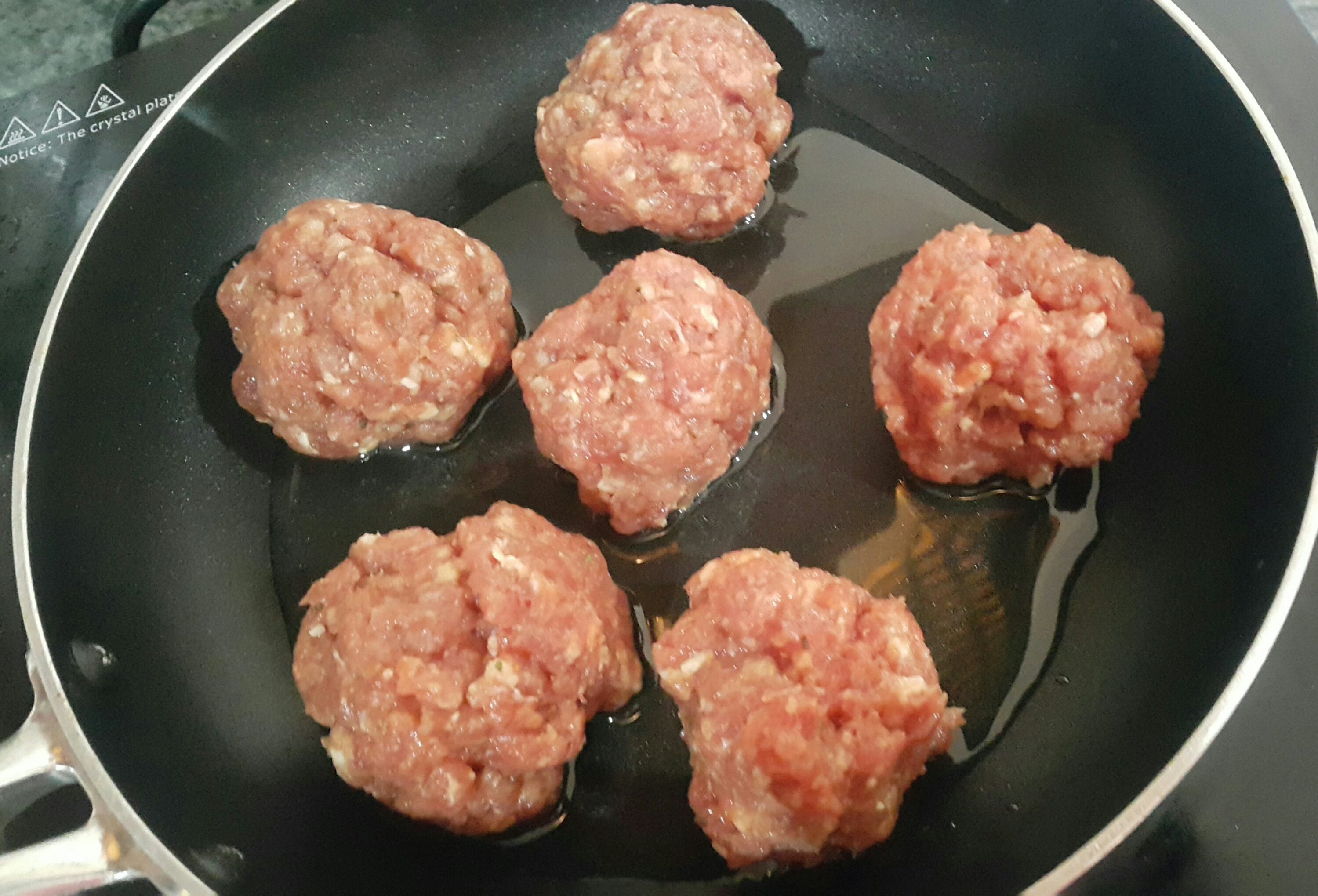 Super easy meatball spaghetti